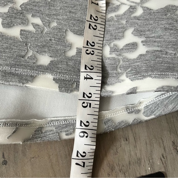 Anthropologie Akemi + Kim Neoprene Peplum Tank Size Large In Grey Motif - Picture 12 of 12